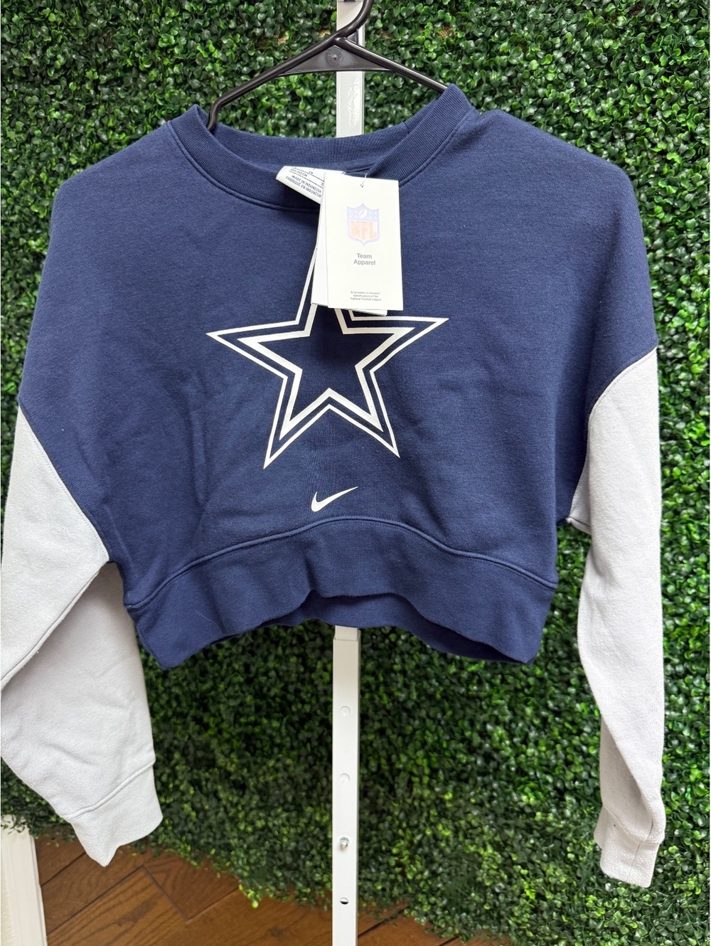 NWT women’s Dallas Cowboys Small crop